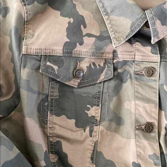 New York and Company Camouflage Jacket Large - Picture 4 of 8